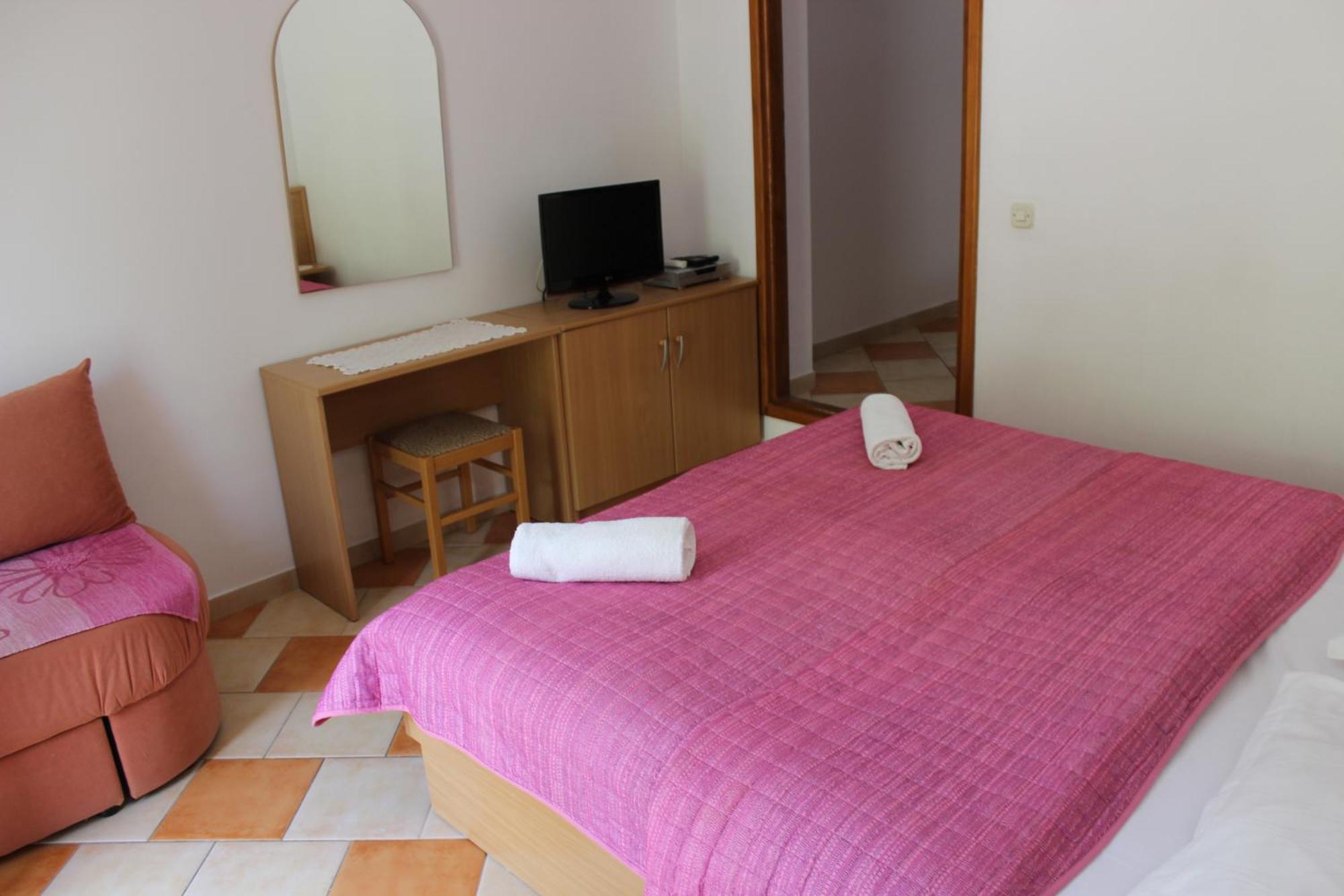 Apartments Pansion Franka Brist Cameră foto