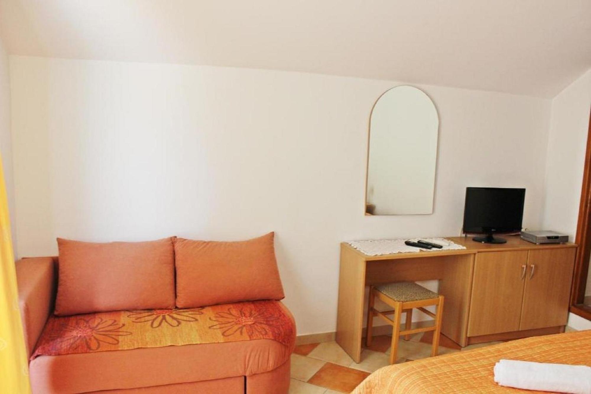Apartments Pansion Franka Brist Exterior foto