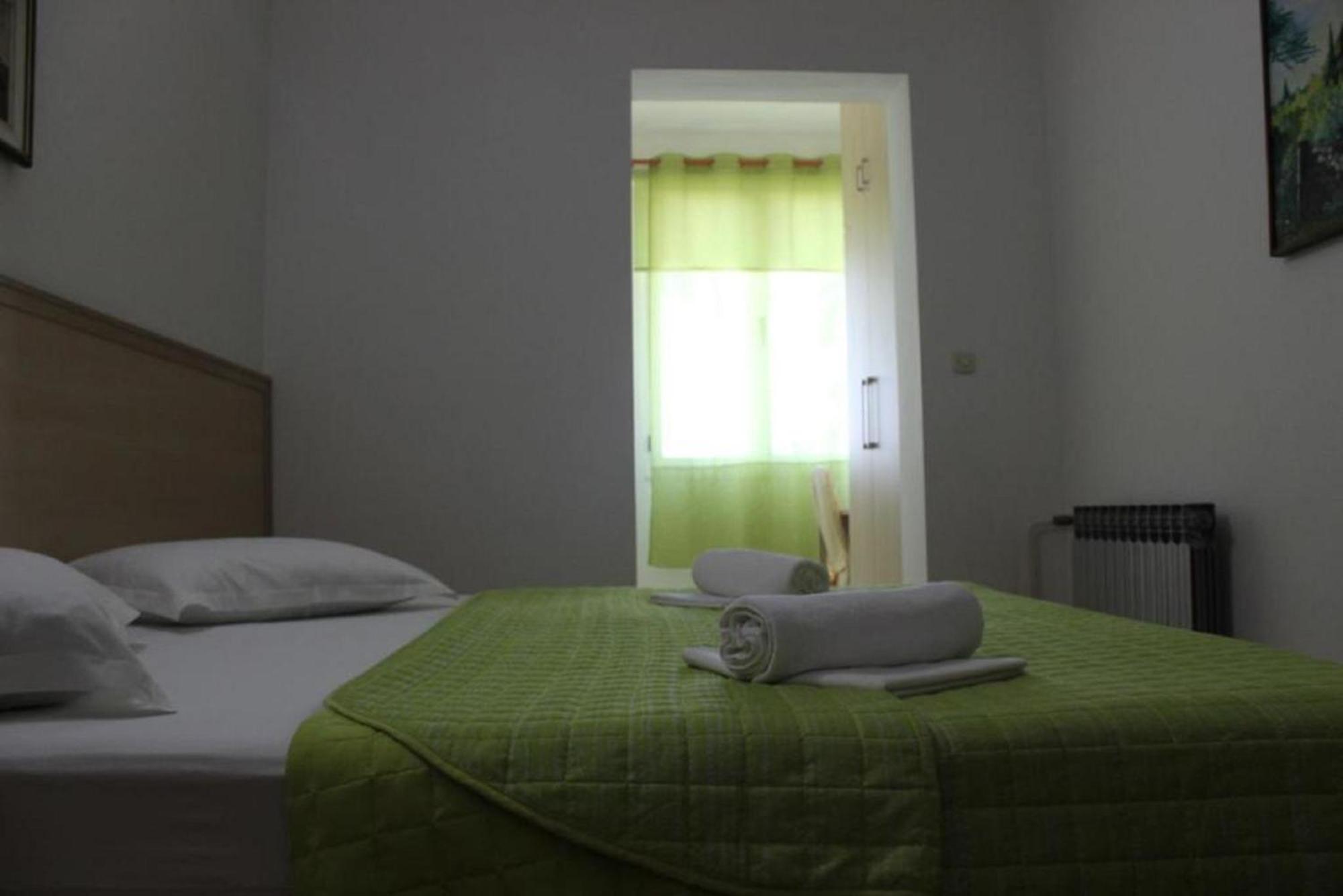 Apartments Pansion Franka Brist Exterior foto