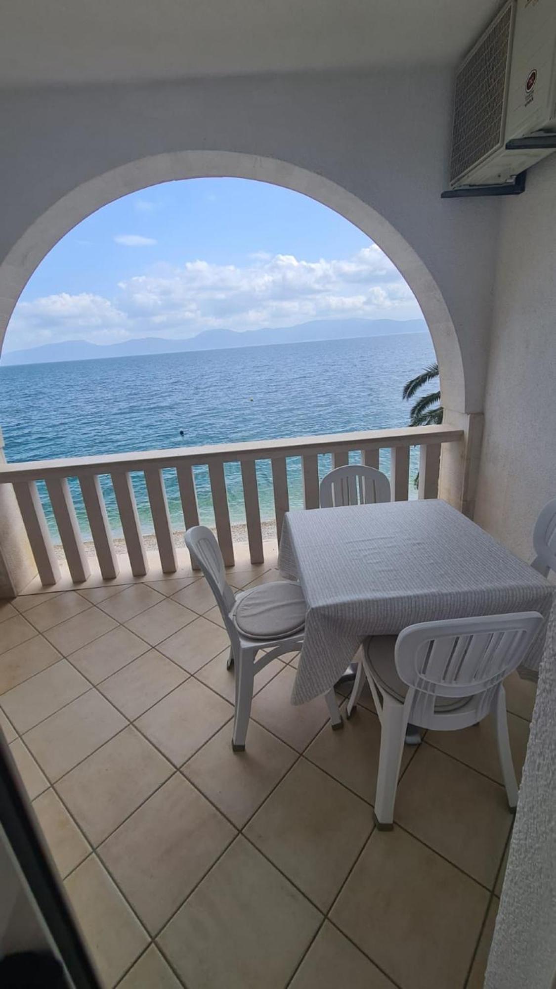 Apartments Pansion Franka Brist Exterior foto