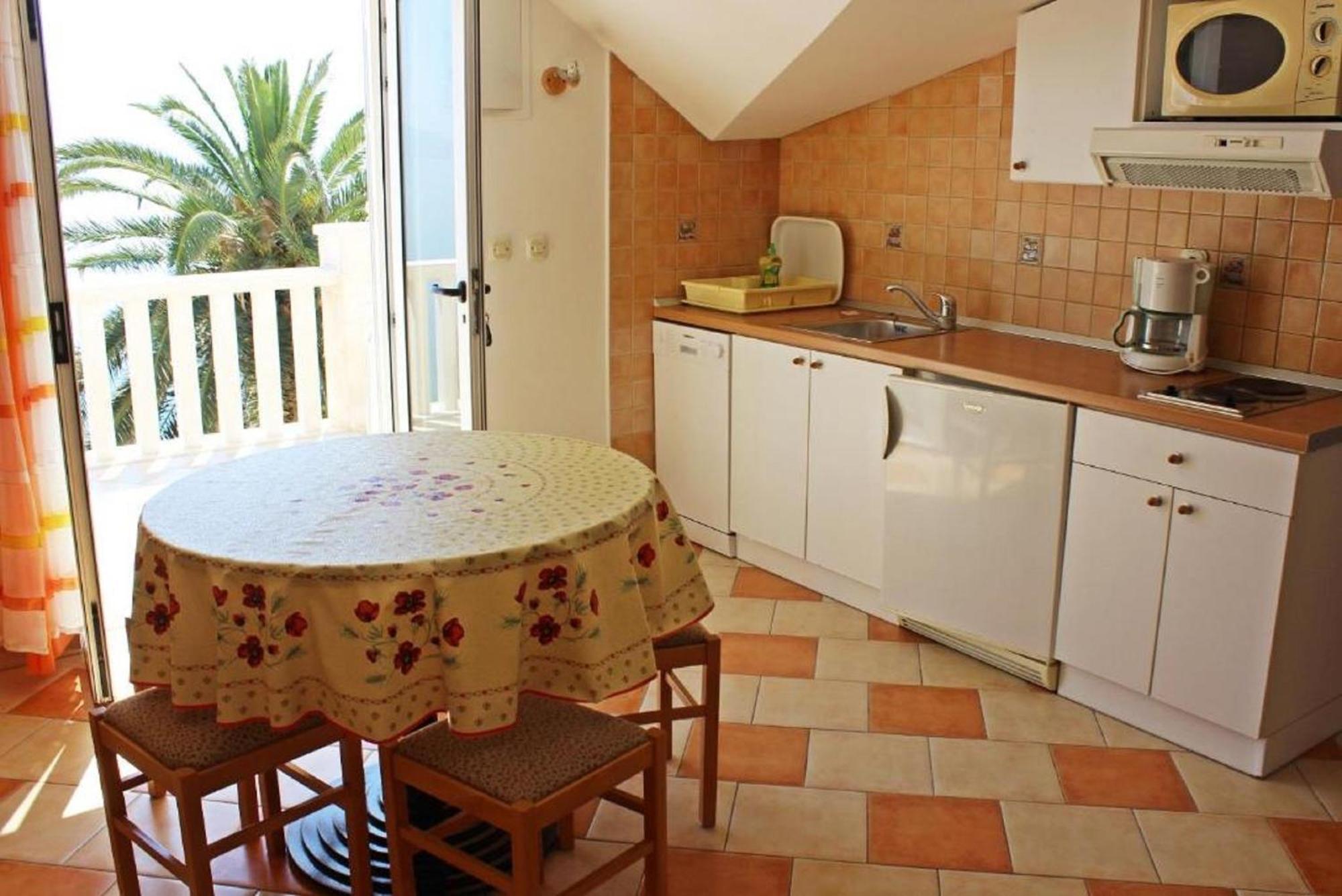 Apartments Pansion Franka Brist Exterior foto