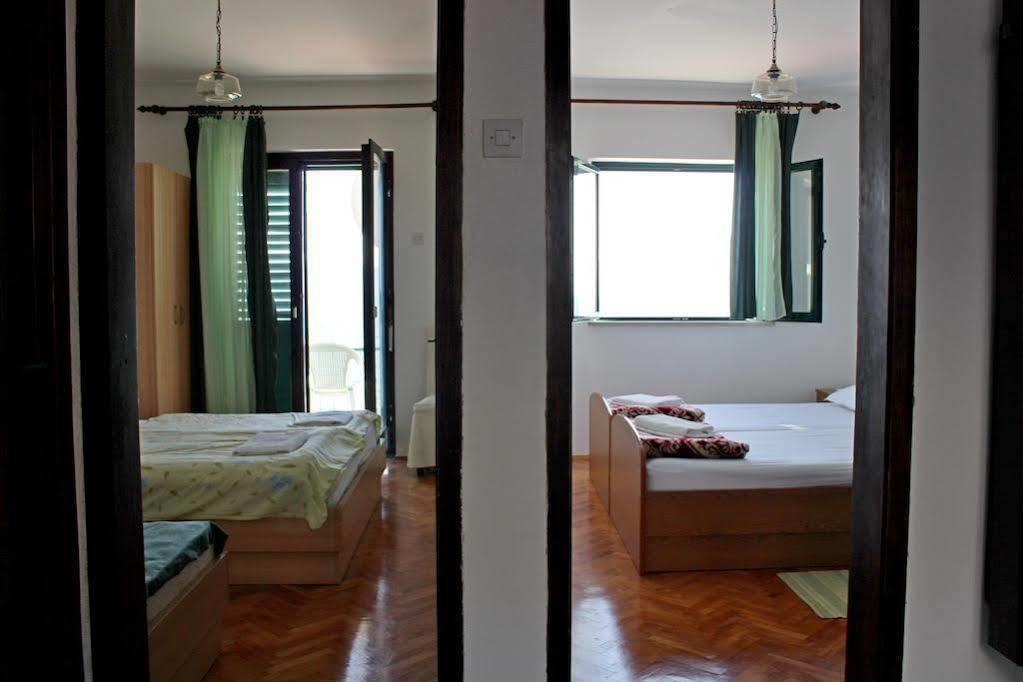 Apartments Pansion Franka Brist Exterior foto